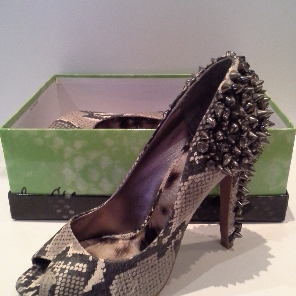 Sam Edelman 8.5 Lorissa Grey Python Studs Peep Toe - image 6